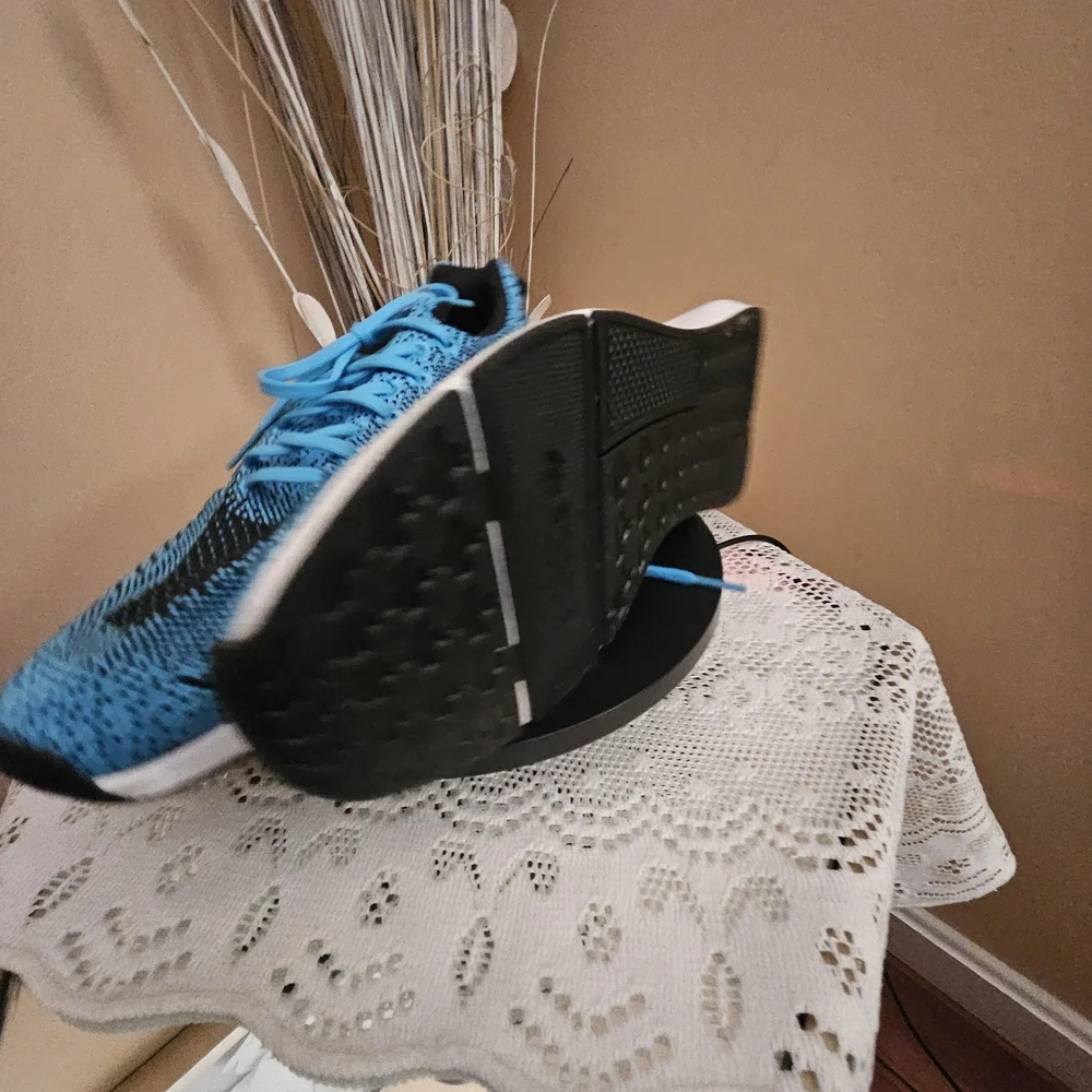 💞❤️Mens Adidas Knit Athletic Shoes - Unisex - NWOT❣️💚